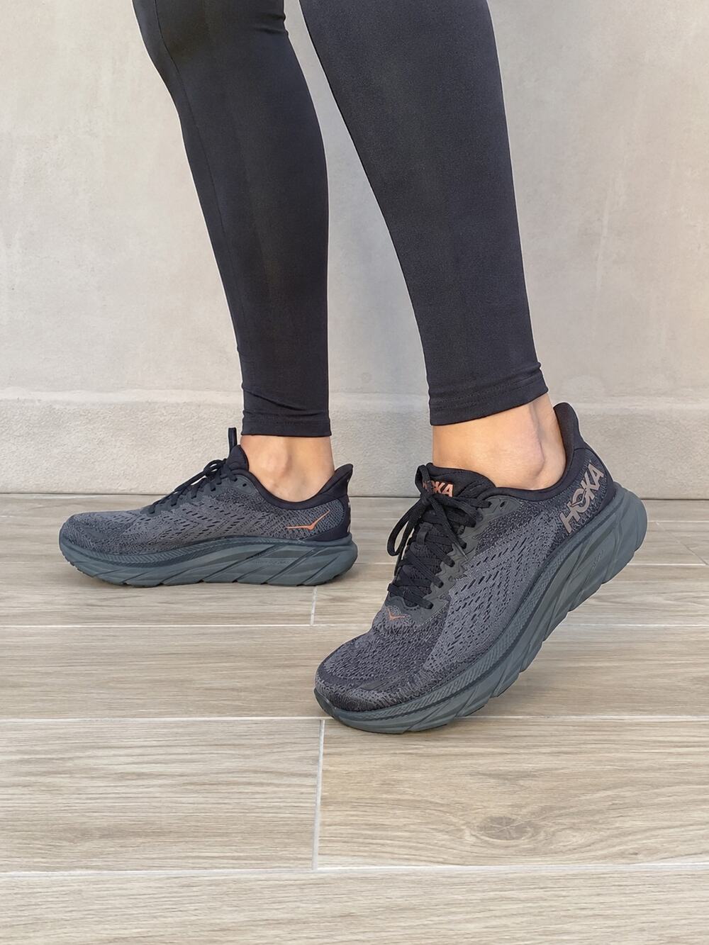 HOKA ONE Clifton 8 Women's Black Running Shoes Women's Size 9